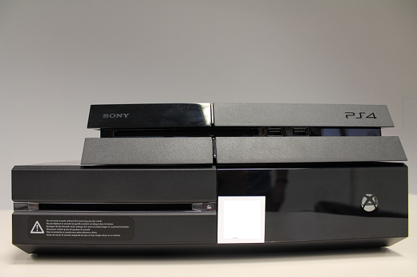 Игровые консоли PlayStation 4 и Xbox One